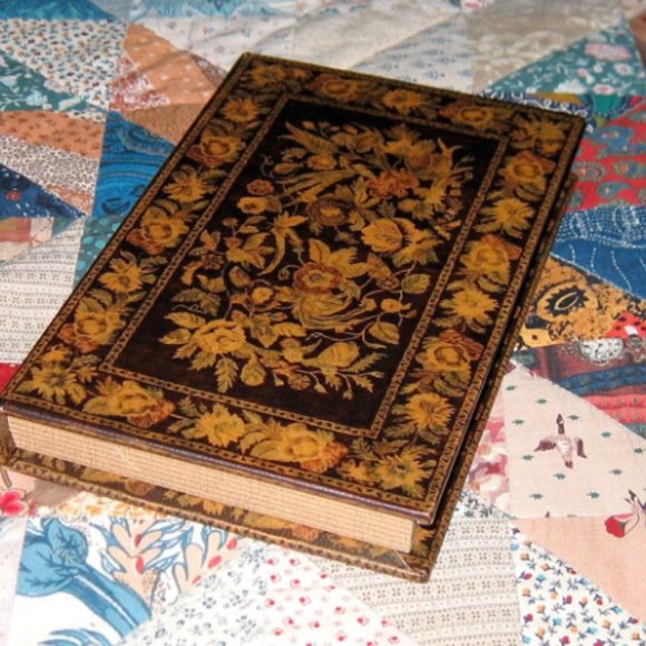 Vintage new Antique look Victorian Floral Storage Box crafted lined- Magnetic - Picture 1 of 5